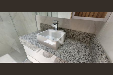 Casa de condomínio à venda com 105m², 3 quartos e 2 vagasBanheiro da Suíte 2