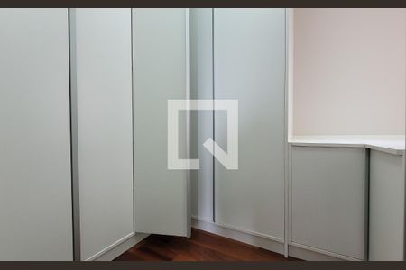 Apartamento à venda com 74m², 2 quartos e 2 vagas Apartamento à venda com 74m², 2 quartos e 2 vagasCloset