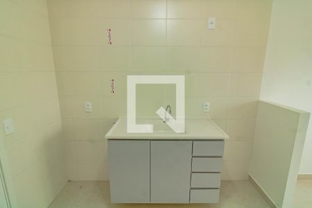 Sala/Cozinha de apartamento para alugar com 1 quarto, 27m² em Jardim Itacolomi, São Paulo
