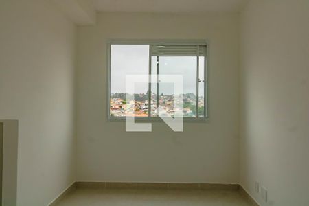 Sala/Cozinha de apartamento para alugar com 1 quarto, 27m² em Jardim Itacolomi, São Paulo
