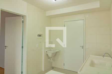 Sala/Cozinha de apartamento para alugar com 1 quarto, 27m² em Jardim Itacolomi, São Paulo