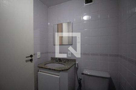 Apartamento para alugar com 70m², 3 quartos e 1 vaga Apartamento para alugar com 70m², 3 quartos e 1 vagaBanheiro da Suíte