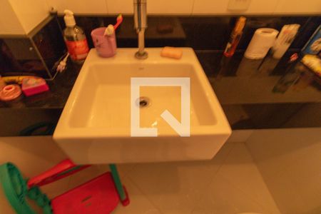 Casa à venda com 120m², 3 quartos e 2 vagasBanheiro 3