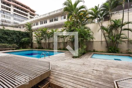 Apartamento para alugar com 250m², 4 quartos e 4 vagas Apartamento para alugar com 250m², 4 quartos e 4 vagasÁrea comum - Piscina