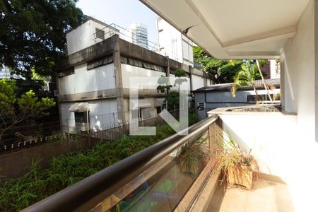 Apartamento para alugar com 250m², 4 quartos e 4 vagas Apartamento para alugar com 250m², 4 quartos e 4 vagasSuíte 4 varanda