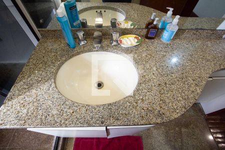 Apartamento para alugar com 250m², 4 quartos e 4 vagas Apartamento para alugar com 250m², 4 quartos e 4 vagasBanheiro da Suíte 3