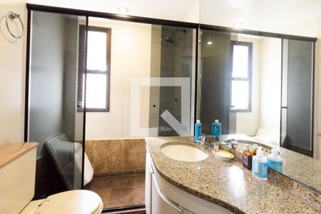 Apartamento para alugar com 250m², 4 quartos e 4 vagas Apartamento para alugar com 250m², 4 quartos e 4 vagasBanheiro da Suíte 3