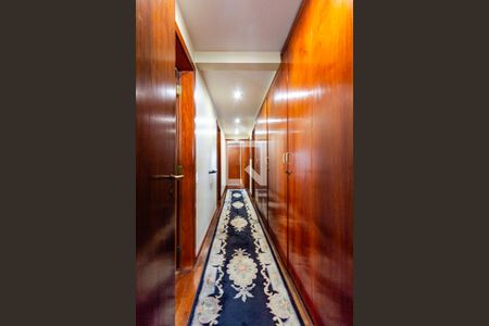 Apartamento para alugar com 250m², 4 quartos e 4 vagas Apartamento para alugar com 250m², 4 quartos e 4 vagasCorredor