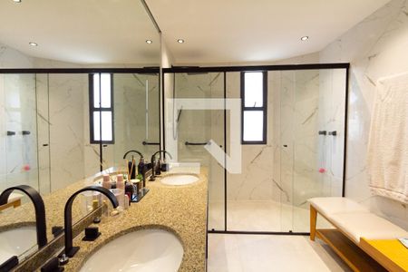 Apartamento para alugar com 250m², 4 quartos e 4 vagas Apartamento para alugar com 250m², 4 quartos e 4 vagasBanheiro da Suíte 4