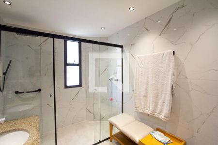 Apartamento para alugar com 250m², 4 quartos e 4 vagas Apartamento para alugar com 250m², 4 quartos e 4 vagasBanheiro da Suíte 4