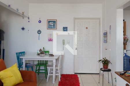 Sala de apartamento à venda com 1 quarto, 42m² em Camaquã, Porto Alegre