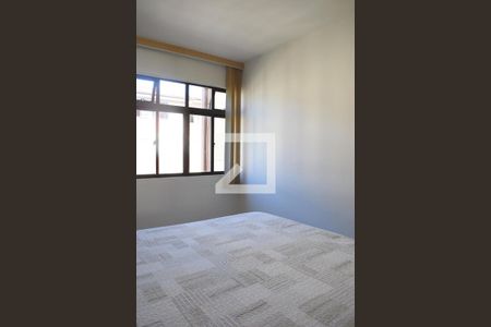 Quarto 1 de apartamento para alugar com 2 quartos, 58m² em Boa Vista, Curitiba