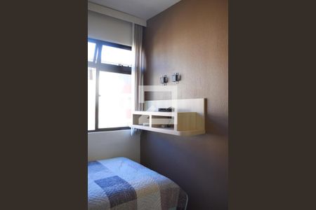 Quarto 2 de apartamento para alugar com 2 quartos, 58m² em Boa Vista, Curitiba