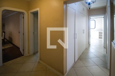 Apartamento para alugar com 154m², 4 quartos e 2 vagas Apartamento para alugar com 154m², 4 quartos e 2 vagasCorredor