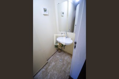 Apartamento para alugar com 154m², 4 quartos e 2 vagas Apartamento para alugar com 154m², 4 quartos e 2 vagasLavabo