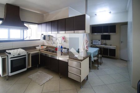 Apartamento para alugar com 154m², 4 quartos e 2 vagas Apartamento para alugar com 154m², 4 quartos e 2 vagasCozinha