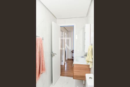 Casa à venda com 240m², 4 quartos e 2 vagasBanheiro