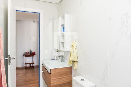 Casa à venda com 240m², 4 quartos e 2 vagasBanheiro