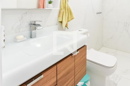 Casa à venda com 240m², 4 quartos e 2 vagasBanheiro