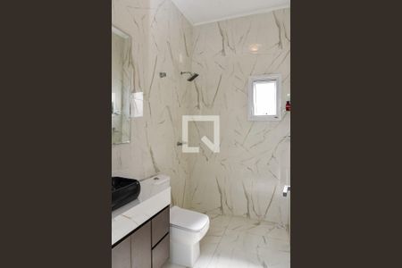 Casa à venda com 240m², 4 quartos e 2 vagasBanheiro da Suíte