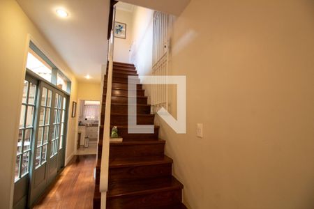 Escada de casa à venda com 3 quartos, 290m² em Vila Cordeiro, São Paulo