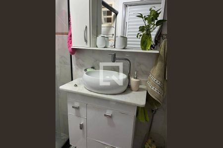 Banheiro de casa para alugar com 2 quartos, 90m² em Lindo Parque, São Gonçalo