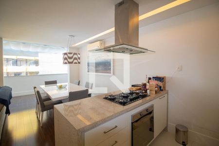 Apartamento à venda com 110m², 2 quartos e sem vagaCozinha americana