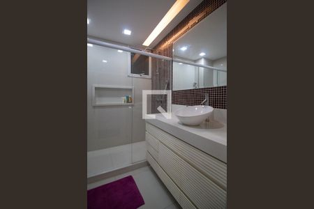 Apartamento à venda com 110m², 2 quartos e sem vagaBanheiro social