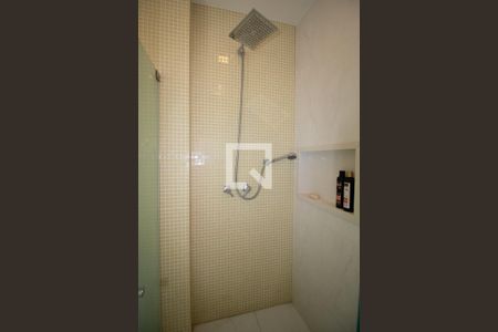 Apartamento à venda com 110m², 2 quartos e sem vagaBanheiro da Suíte - box