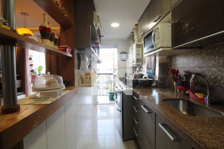 Apartamento à venda com 224m², 4 quartos e 2 vagasCozinha e Área de Serviço