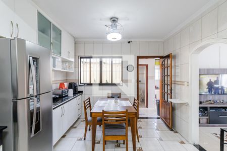 Casa à venda com 175m², 4 quartos e 2 vagasCozinha