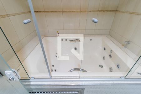 Casa à venda com 175m², 4 quartos e 2 vagasBanheiro da Suíte