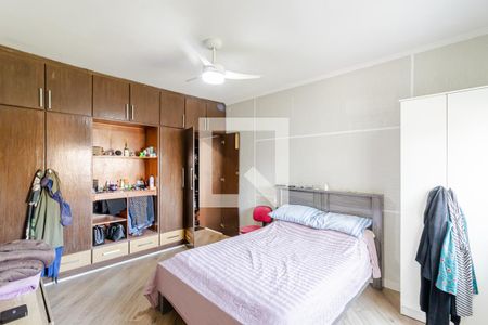 Casa à venda com 175m², 4 quartos e 2 vagasSuíte