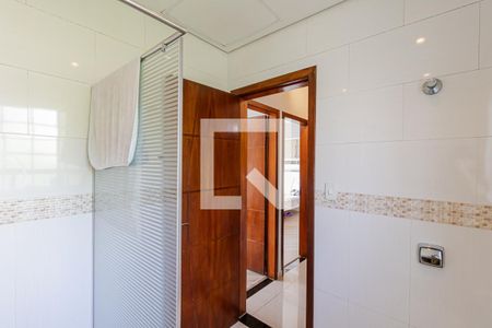 Casa à venda com 175m², 4 quartos e 2 vagasBanheiro