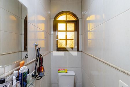 Casa à venda com 175m², 4 quartos e 2 vagasBanheiro da Suíte