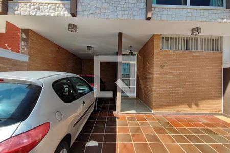 Casa à venda com 255m², 4 quartos e 3 vagasGaragem - Quintal