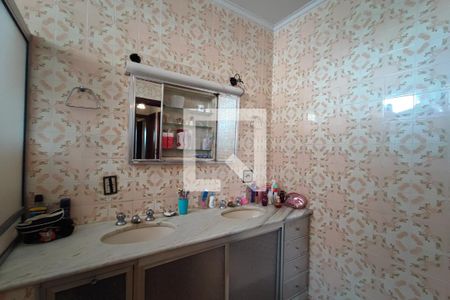 Casa à venda com 255m², 4 quartos e 3 vagasBanheiro Suíte 