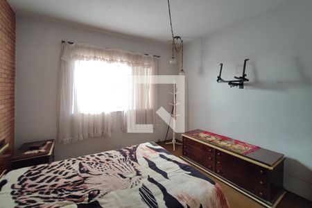 Casa à venda com 255m², 4 quartos e 3 vagasQuarto Suíte