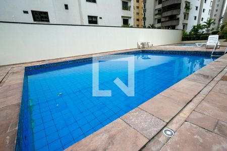 Apartamento à venda com 80m², 3 quartos e 2 vagas Apartamento à venda com 80m², 3 quartos e 2 vagasÁrea comum - Piscina