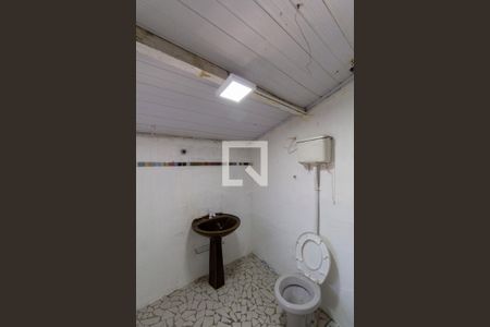 Banheiro  de casa para alugar com 1 quarto, 40m² em Jardim Maringá, São Paulo