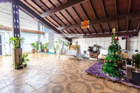 Casa para alugar com 250m², 3 quartos e 8 vagasQuintal