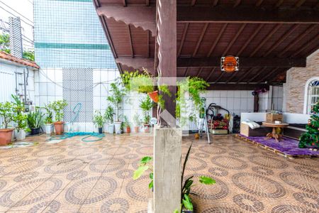 Casa para alugar com 250m², 3 quartos e 8 vagasQuintal