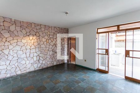 Sala de casa à venda com 2 quartos, 240m² em Renascença, Belo Horizonte