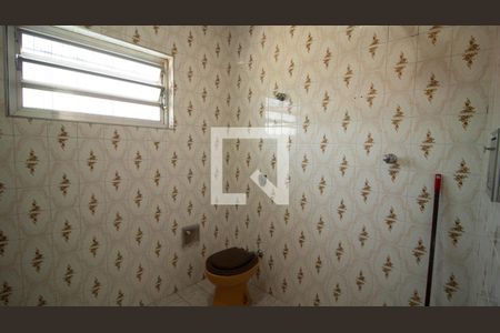 Casa para alugar com 480m², 4 quartos e 4 vagasBanheiro de serviço