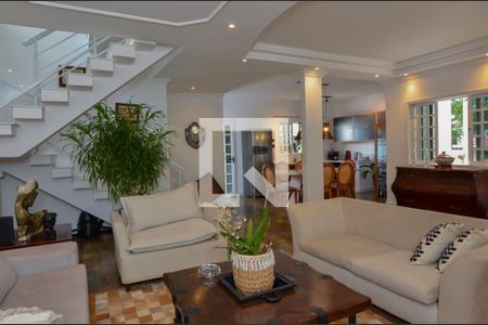 Casa de condomínio à venda com 450m², 5 quartos e 1 vagaSala