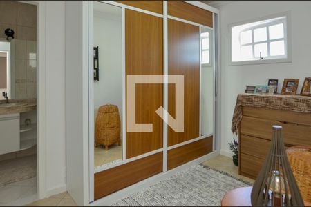 Casa de condomínio à venda com 450m², 5 quartos e 1 vagaCloset da suíte 2