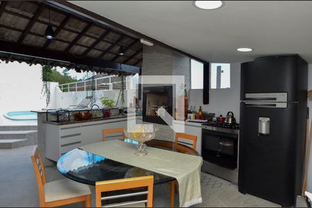 Casa de condomínio à venda com 450m², 5 quartos e 1 vagaVaranda gourmet