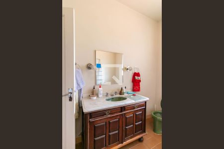 Casa à venda com 300m², 4 quartos e 2 vagasBanheiro Social 2