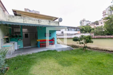 Casa à venda com 300m², 4 quartos e 2 vagasQuintal