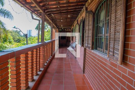 Casa à venda com 240m², 3 quartos e 3 vagasVaranda